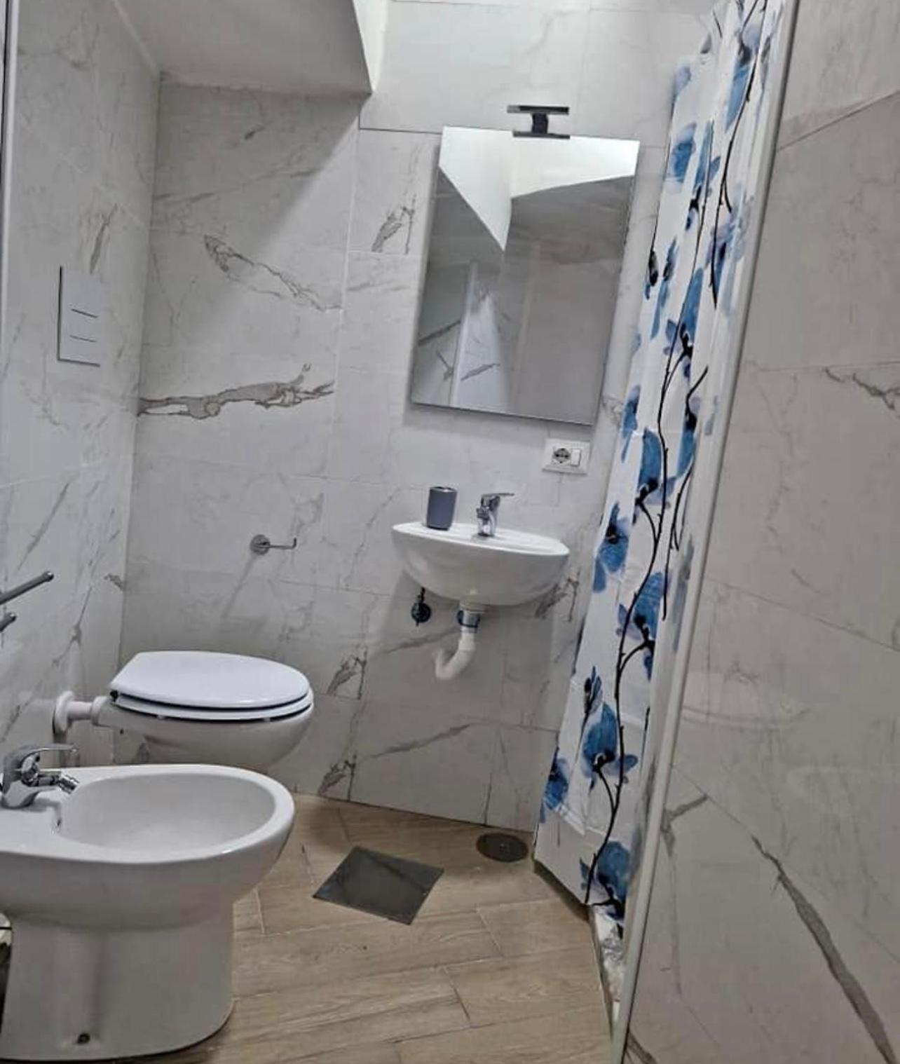 House Small Centro Storico نابولي المظهر الخارجي الصورة